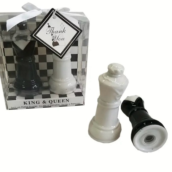 King & Queen Chess Piece Salt and Pepper Shakers - Black & White - Picture 3 of 8